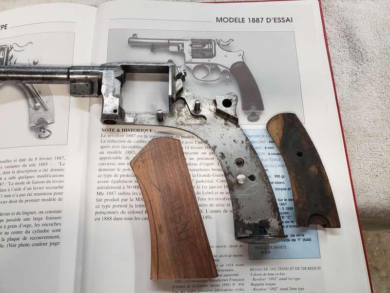 Weird, qwerkie French revolver....