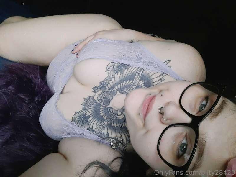 I wanna play, anyone wanna have some fun Monday?