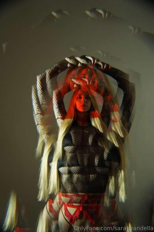 sarahvandella image #8