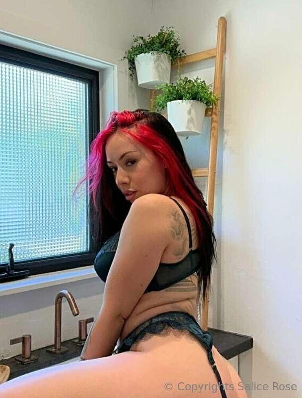 🚨CYBER MONDAY SALE🚨 check your DMs to see a sexy NEVER BEFOR..