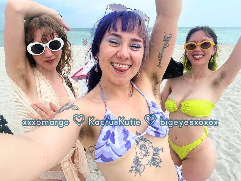 omg… i can’t believe i peed on the beach with these 2 hairy kuties at XBIZ Miami!!! 🏝️💦

public pee video cumming soon 👀 

@xxxomargo @bigeyesxoxo @kactuskutie 

#hairygirls #hairygirl #hairyarmpits #armpithair #collab #pee #altgirl #beach #outdoors #piss