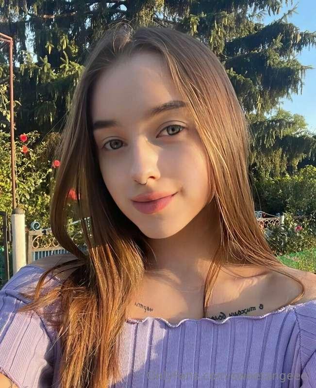 ❤️A naughty girl @florentinarivera wants to play with your c..