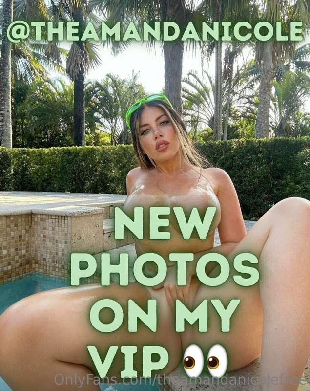 I’m dropping a NEW photo set on my VIP! Cum & get it on @the..