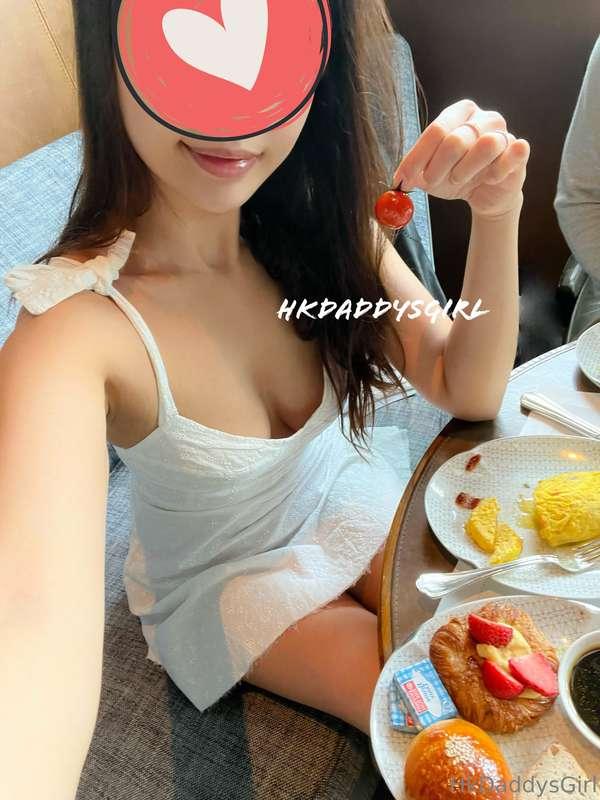 My #sexcousin 😛haha just kidding  表哥其實已經結咗婚有小朋友，我係咪唔應該 #真空 着..