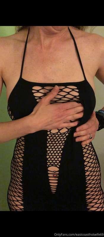 My new lingerie and a video of me playing with my tits! Happ..