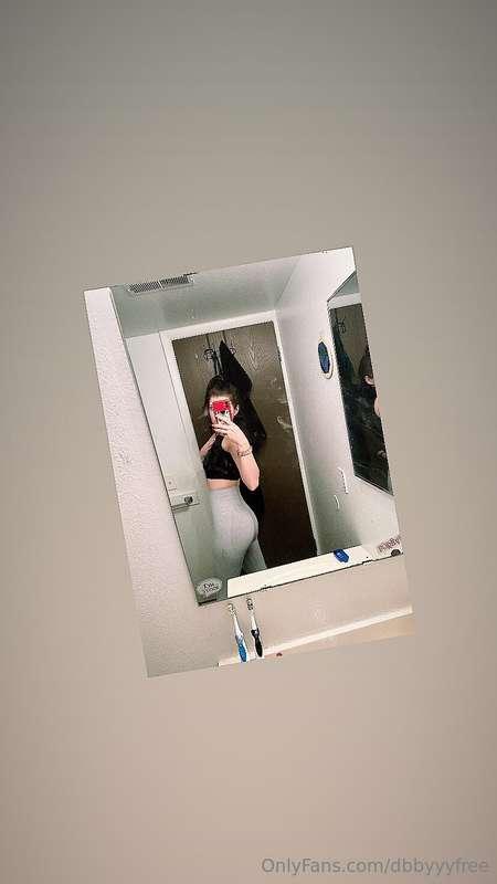 New post on my vip @dbbyyy  Only $3 right now only a few dis..