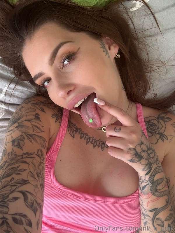 I'm thirsty for something...🤤Can you guess what that is?💦😈