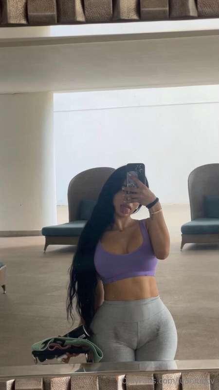 Who wants to do some cardio together 😈💦💦
