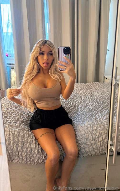 tongue out for you 👀