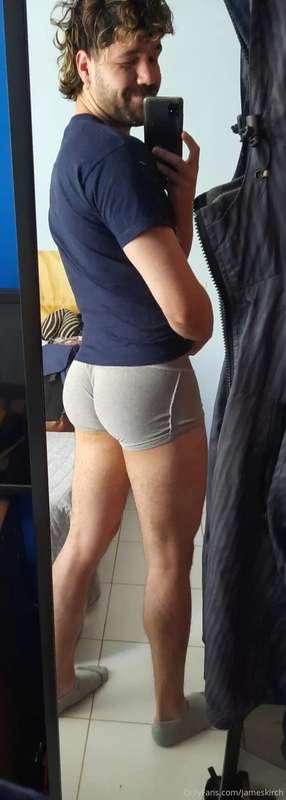 I love when my boxers get eaten by my cheeks 🤤