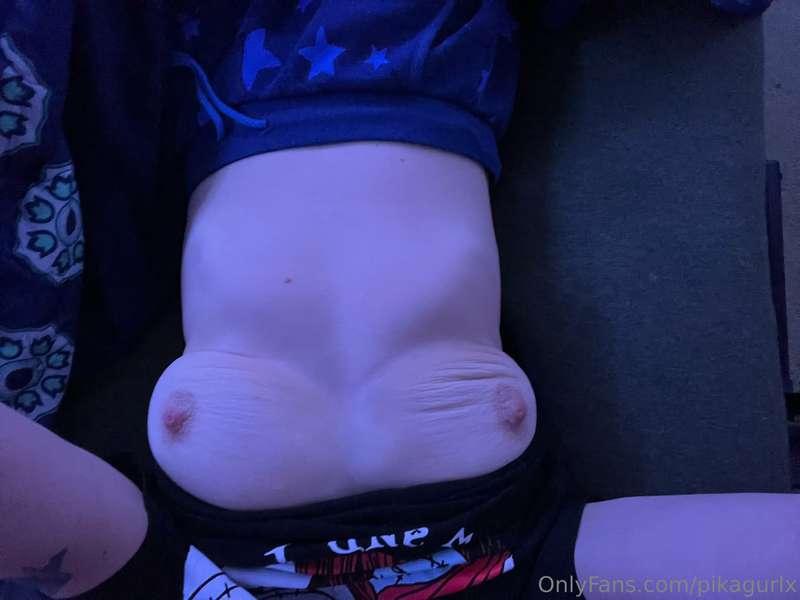 My boobs don’t suck it’s just the way they lay and the angle..