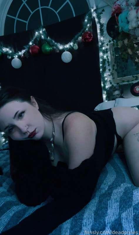 deadpixie image #0