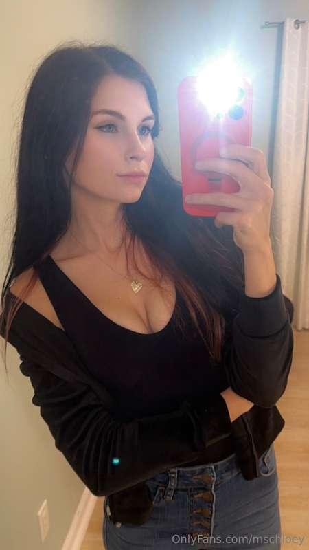 Cute selfie <3 naked? Lmk 