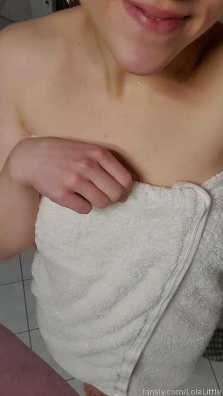 will you help me wash daddy?


#daddysgirl #little #young #ddlg #flat #booty #shower #nude #free #petite #fyp
