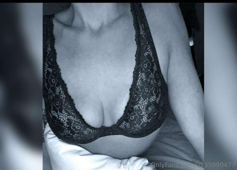 Photo du soir. Bonsoir 😈🤭
Douce nuit à vous 😇😋