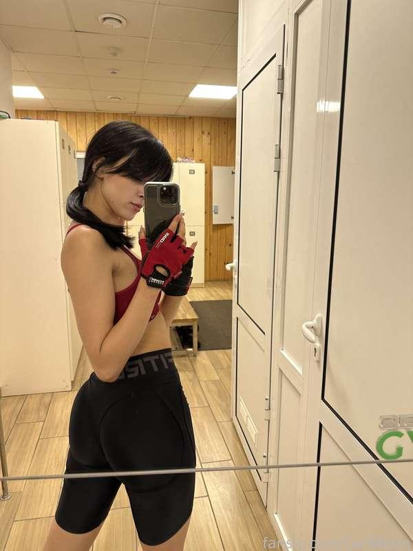 as usual, keeping fit and snapping some hot selfies for you to goon over




#brunette #bigass #assworship #leggings #pawg #worship #fitness #natural #mistress #simp