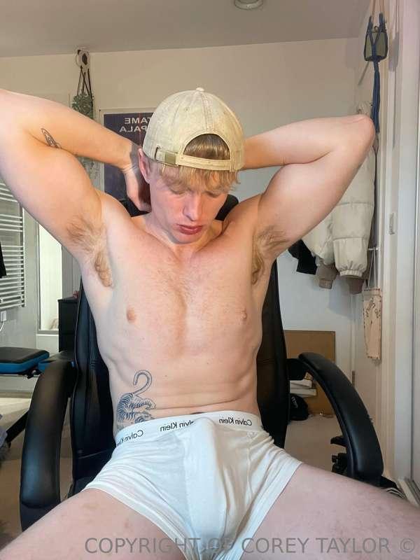 Sniff my pits 😈