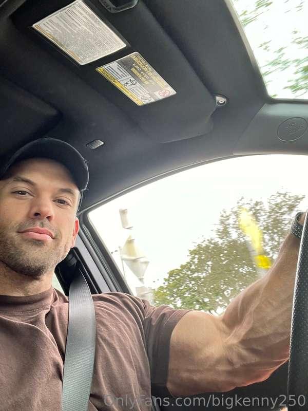 The road rage ends when they see me. 💪🏼💪🏼