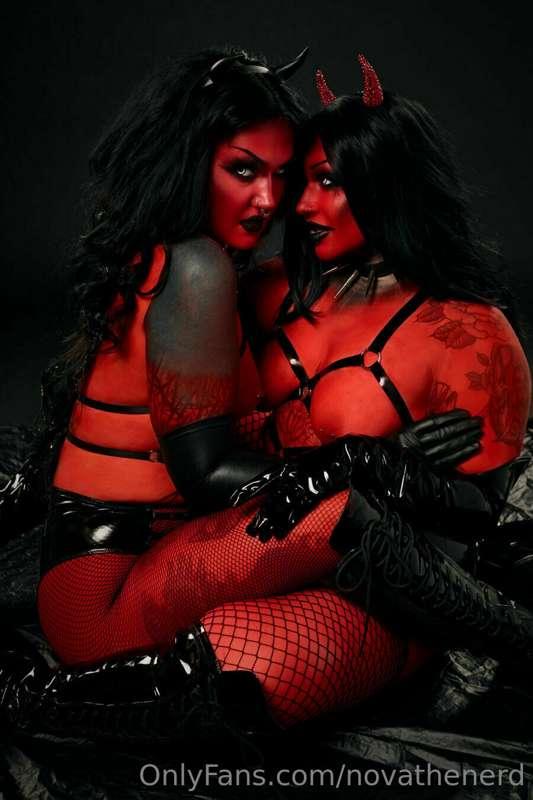 🔥Queens of Hell. 🔥

@missevilia x @novathenerd 

You will se..