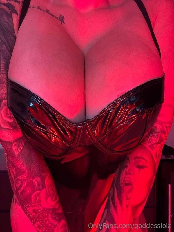 The sight of my tits makes you do stupid things