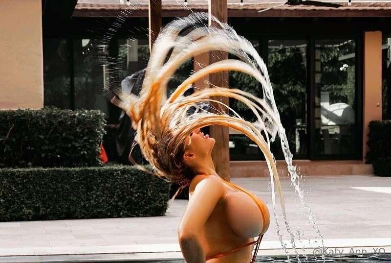 💋💋💋