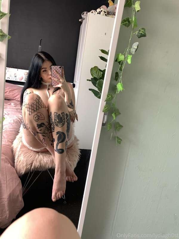 𝐼 𝓉𝒶𝓈𝓉𝑒 𝓁𝒾𝓀𝑒 𝒸𝒾𝓃𝓃𝒶𝓂𝑜𝓃 𝒷𝓊𝓃𝓈