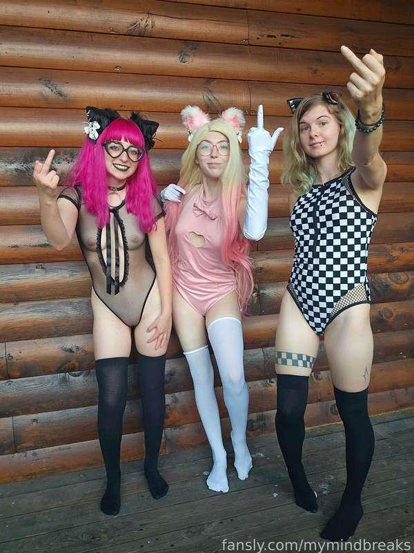 Fuck you 🖕 @Galebkitty @nami3neko 

#flipoff #flipofffetish #middlefinger #fuckyou #catgirls #lesbian #lesbians #girlgirl #egirls