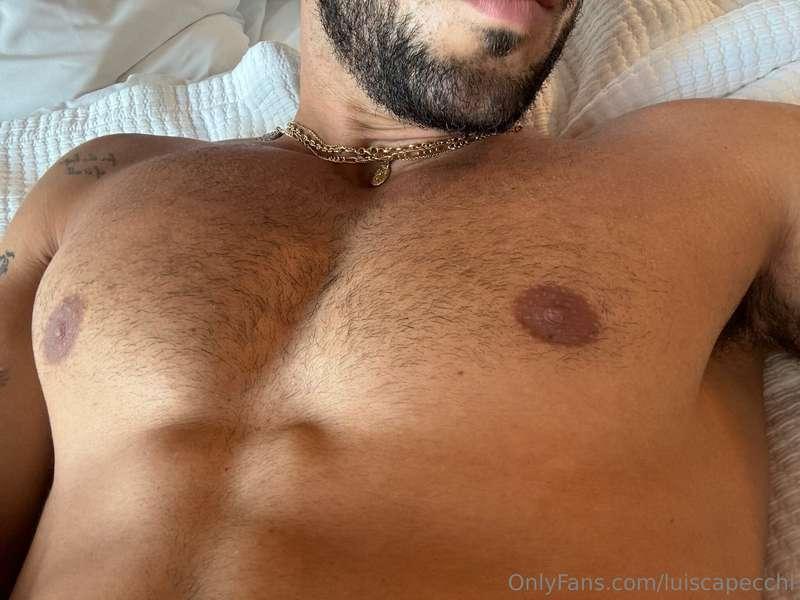 I need a lil cutie laying on my chest 😏 who's up for it? 👀