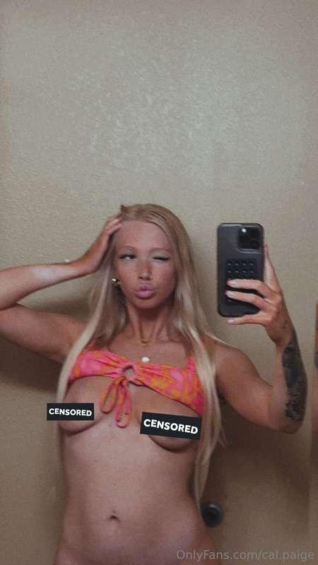 cum play w me 🥹… stop being so shy and say hi in my DMs 😜 