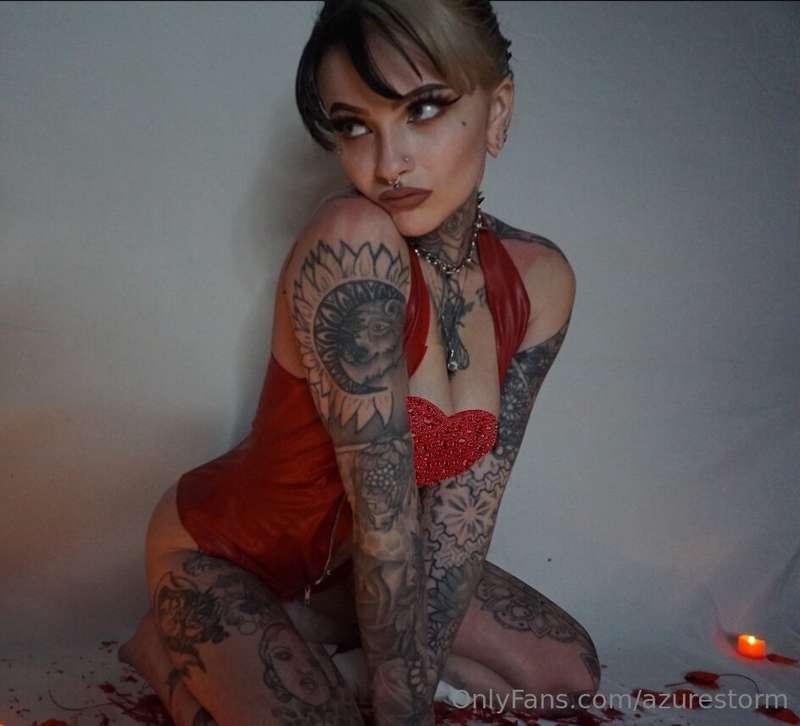 Do you think I look good in red? 😍 text me n lmkk🙈