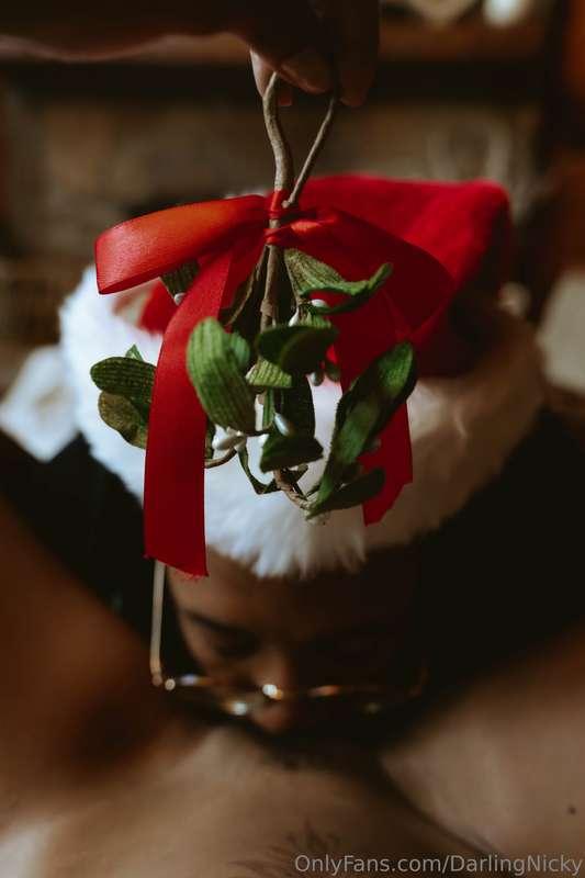 Santa’s the one on the naughty list this year. 🤭 I love crea..