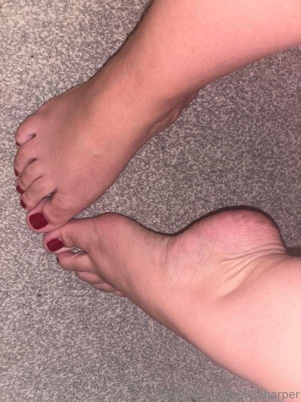 do you like small feet? what size do you think mine are?😇