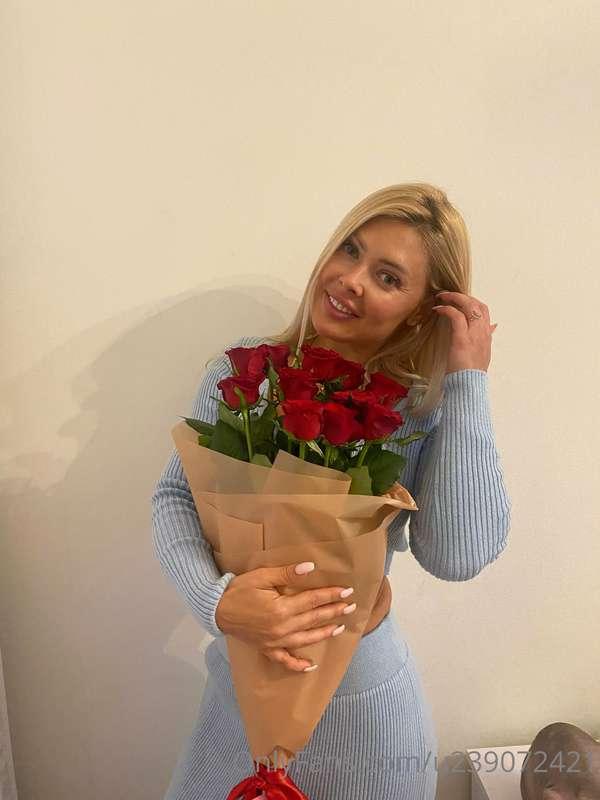 I really like when you present me flowers! Thank you! 😘
