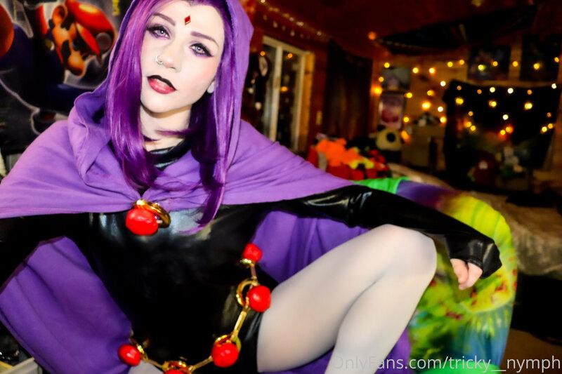 what costumes do you wanna see me try this year? ^-^ 