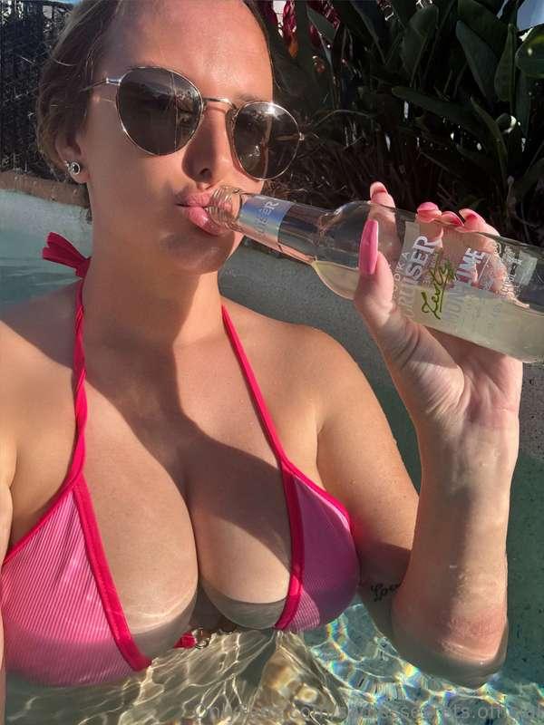 Would you let me wrap my lips around your cock like this bab..