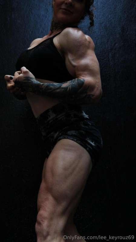 Do you love the way I flex my muscles???