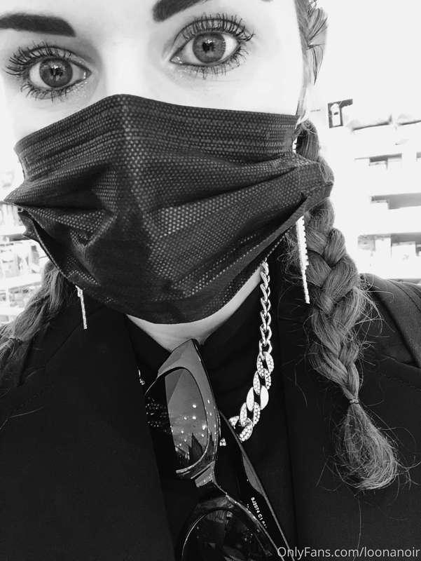 Pandemic face be like: Look deep into my eyes and gaze into ..