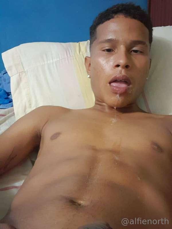 🚨💎@tuchamovergon21💎🚨

21cm of rich cock, foot fetishes and e..