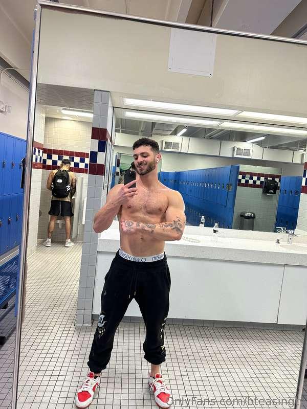 What would u do if u saw me😜