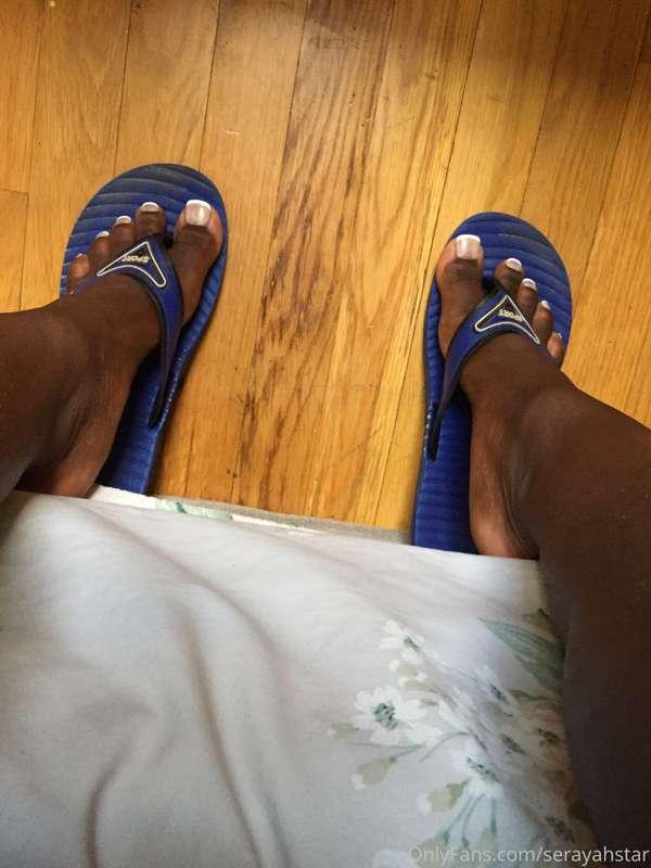 DM me for more feet pics ! I love showing them off 🙈✨👅
