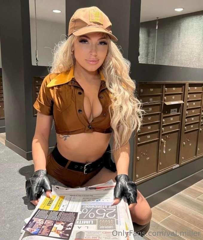 ✨THIS HOTTIE @desertbratt WAS BORN TO FUCK!✨ she has the NAU..