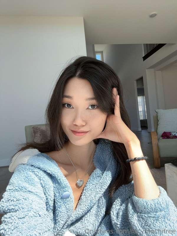 ATTENTION!! I'm in need of your attention RIGHT NOW! Just wa..