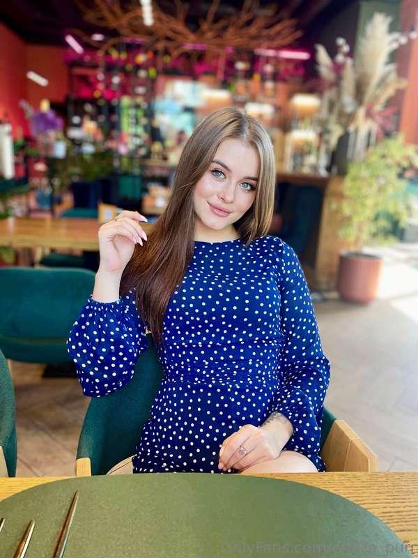 Imagine this: you are sitting in a cafe when I enter - a nym..