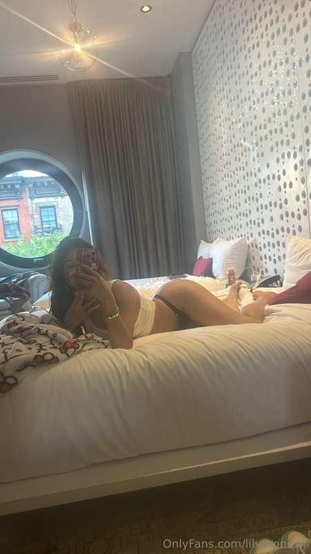 Would you Like me toGo LIVE tonight? DM me forMy new videos ..