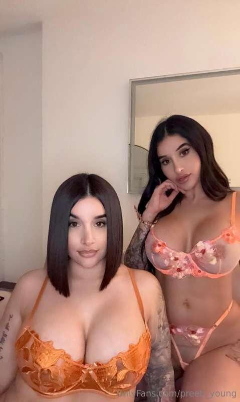Want to be in a naughty twin sandwich? 😜