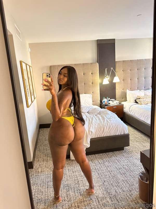 Where my ass lovers at ? 🍑💦