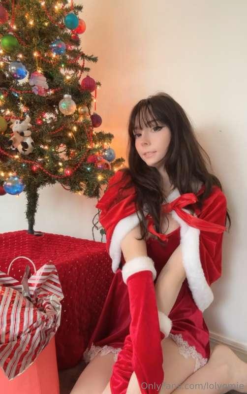 Happy Holidays from Christmas Yomie🖤