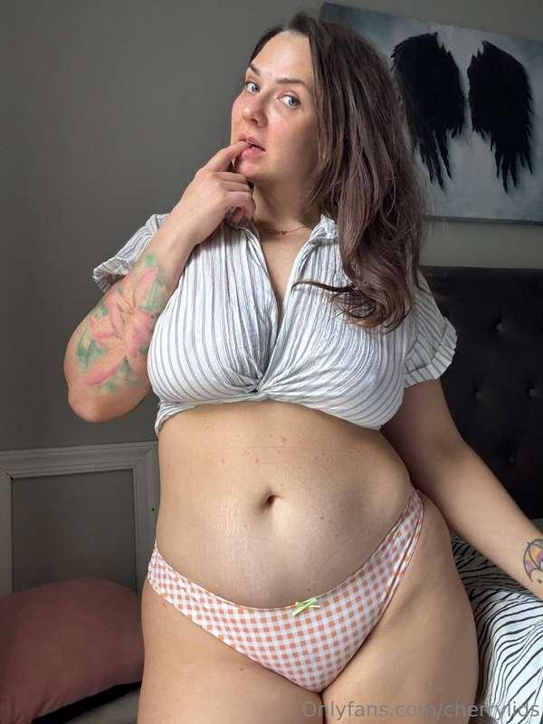 If I made the first move… would you stop me 😘💋