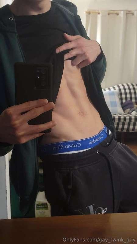 gay_twink_guy image #0