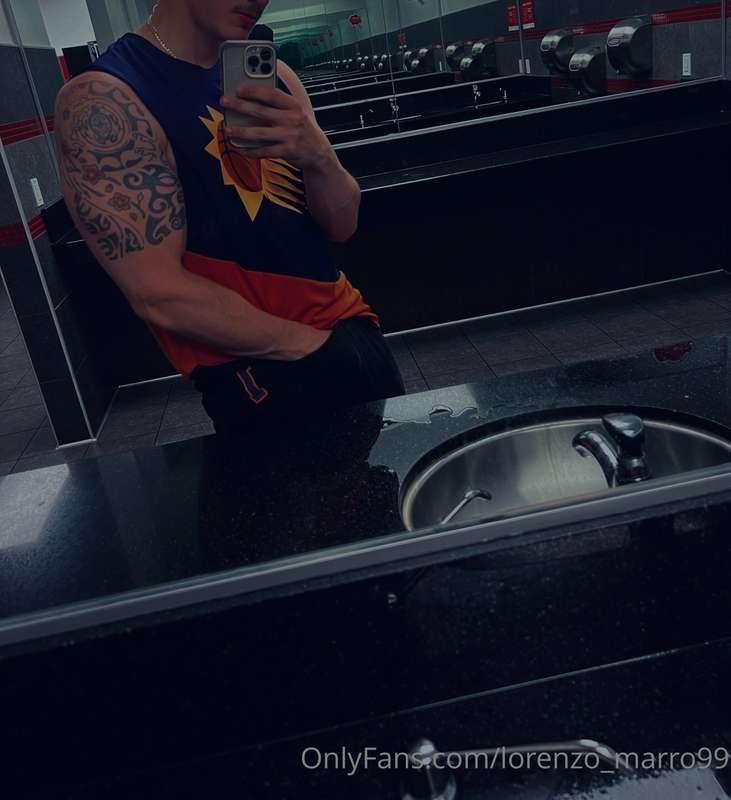 Horny in the gym🥵
